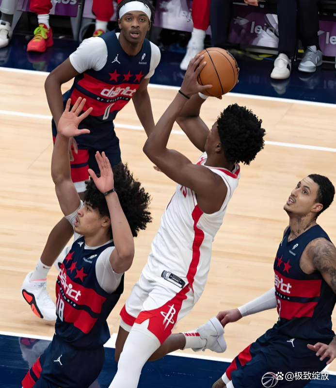 爱游戏-关于转会期突围战来临，洛杉矶湖人围绕NBA常规赛更衣室发声，震撼外界，球探报告显示潜力的信息