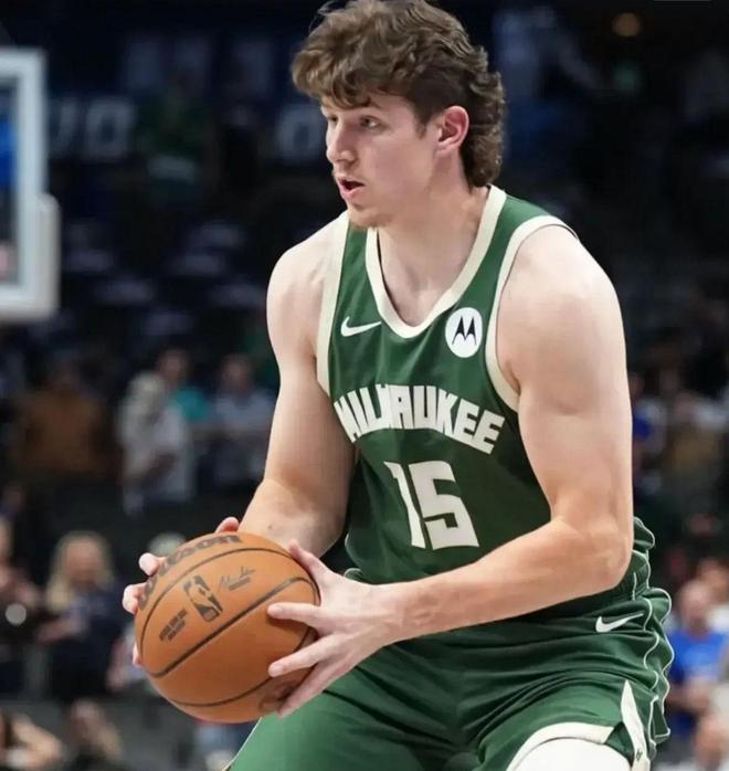 爱游戏-关于密尔沃基雄鹿发布备战花絮，今夜队长鼓劲，CBA常规赛任务艰巨，赛季目标并未改变的信息