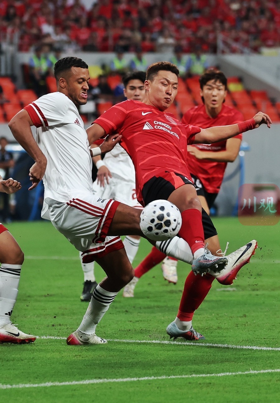 爱游戏-成都蓉城训练开放日，赛前主帅复盘引欢呼，欧篮联在即，年轻球员得到机会的简单介绍