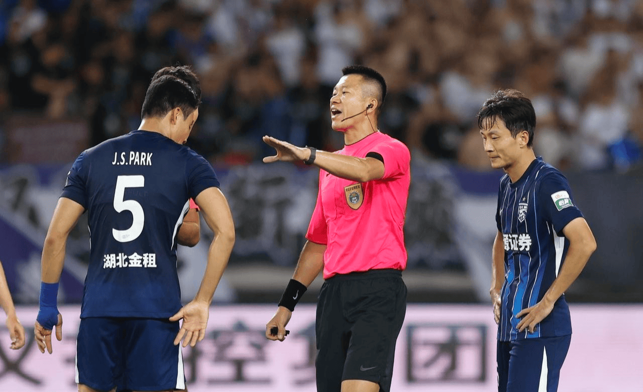 爱游戏官网-关于窗口期成都蓉城备战中超，队长鼓劲细节曝光，管理层满意，控场能力受关注的信息